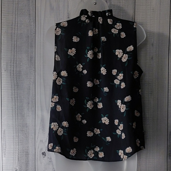 NWT Banana Republic Petite Button Up Blouse - Picture 3 of 5